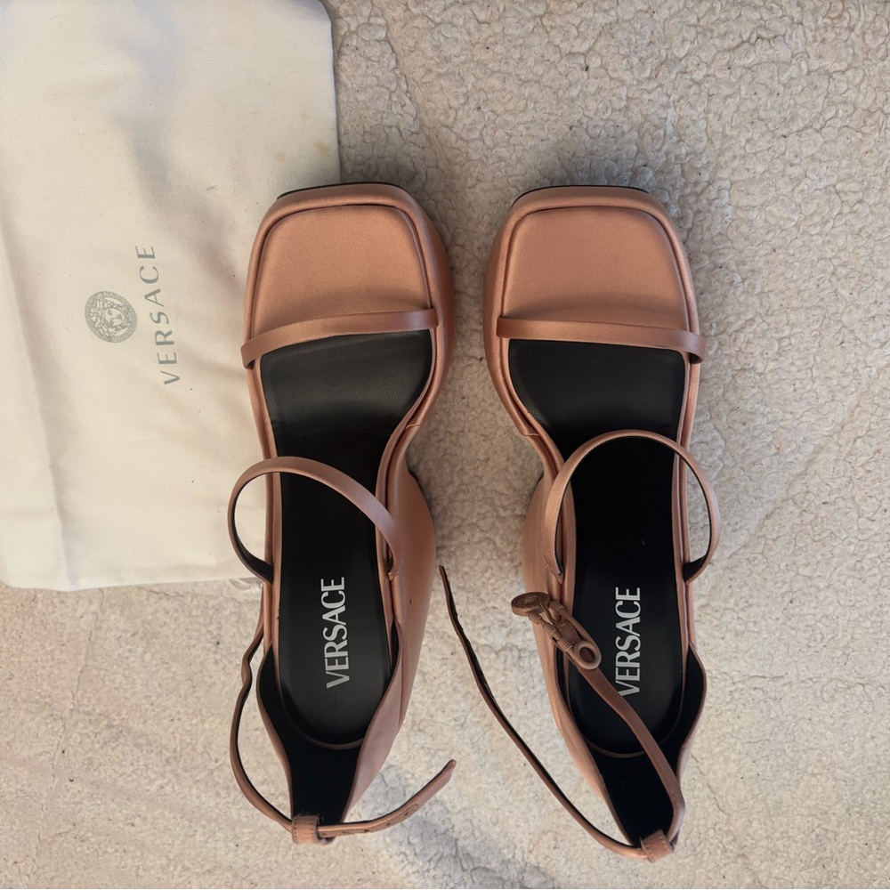 Versace Women's Pink Sandals